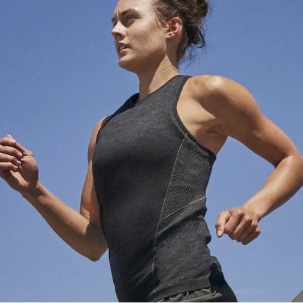 New Athleta Caliber Racerback Tank Top XS Black Gray Mesh Workout Athletic Gym
